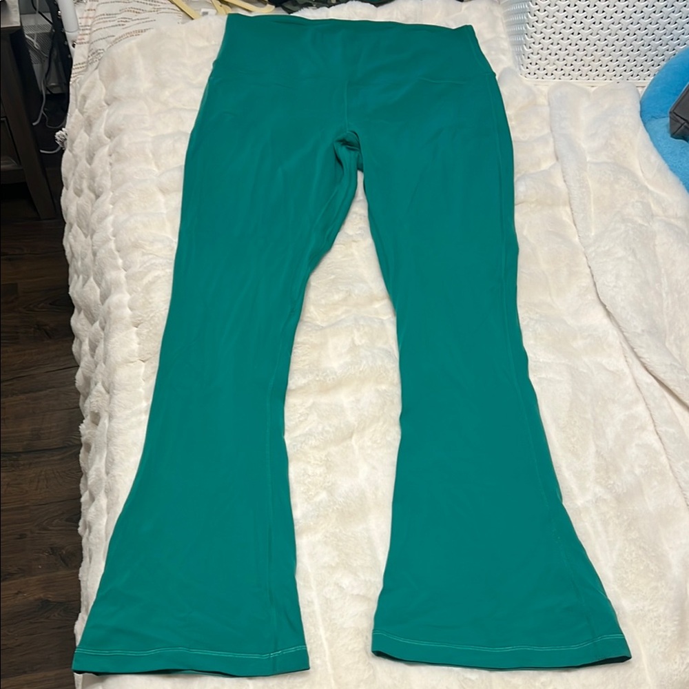 NWOT Lululemon Align Mini Flare, Regular, Cascade Green, Size 14